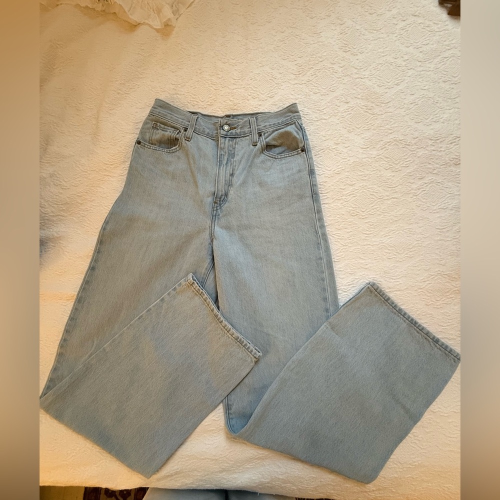 LEVIS